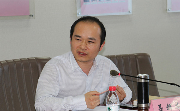 聂辉华 - 副本.JPG